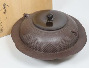 【杉並区】　佐藤清光の釜など茶道具数点をお引き受けいたしました。