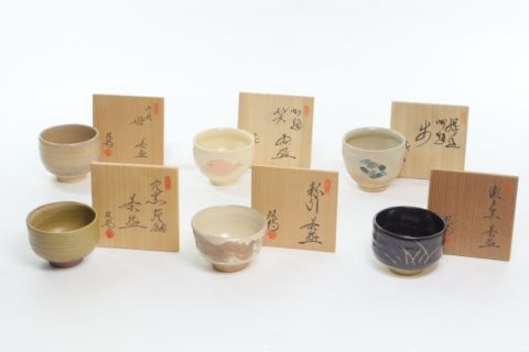 水野双鶴の茶碗などの茶道具をお引き受けいたしました。