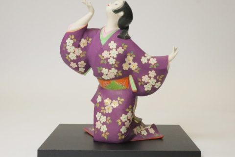 川崎幸子の博多人形などをお買取いたしました。