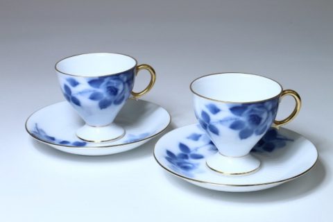 大倉陶園のカップ＆ソーサーをお譲りいただきました。