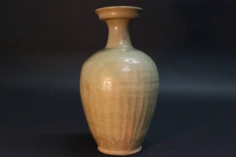 高麗青磁の花瓶をお買取いたしました
