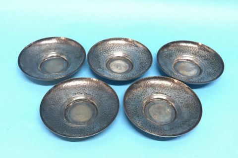 食器棚の奥に仕舞われていた純銀茶卓をお買取いたしました