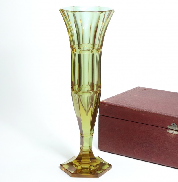 モーゼルの花瓶