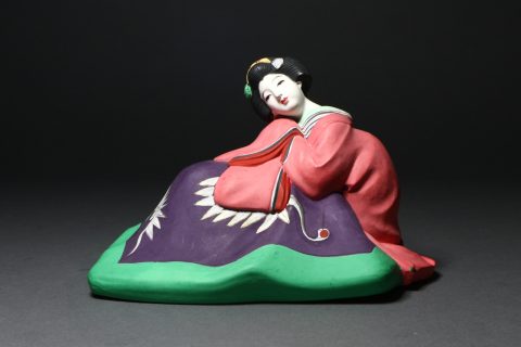 春画、隠し絵の博多人形などをお譲りいただきました。