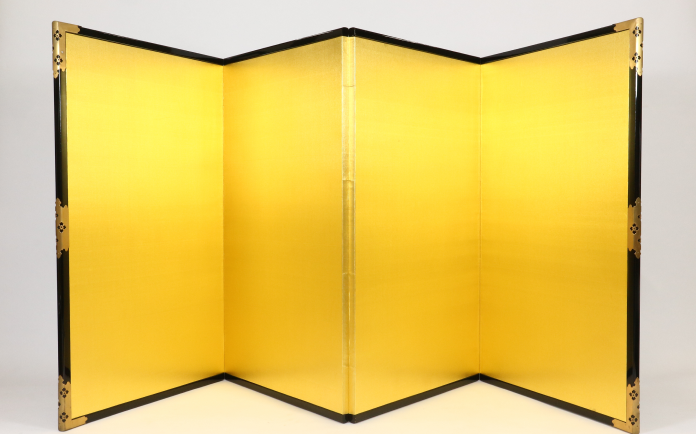 付属品（元箱・共箱・保存袋）を揃える